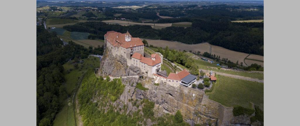 Замок Ригерсбург сверху, Австрия